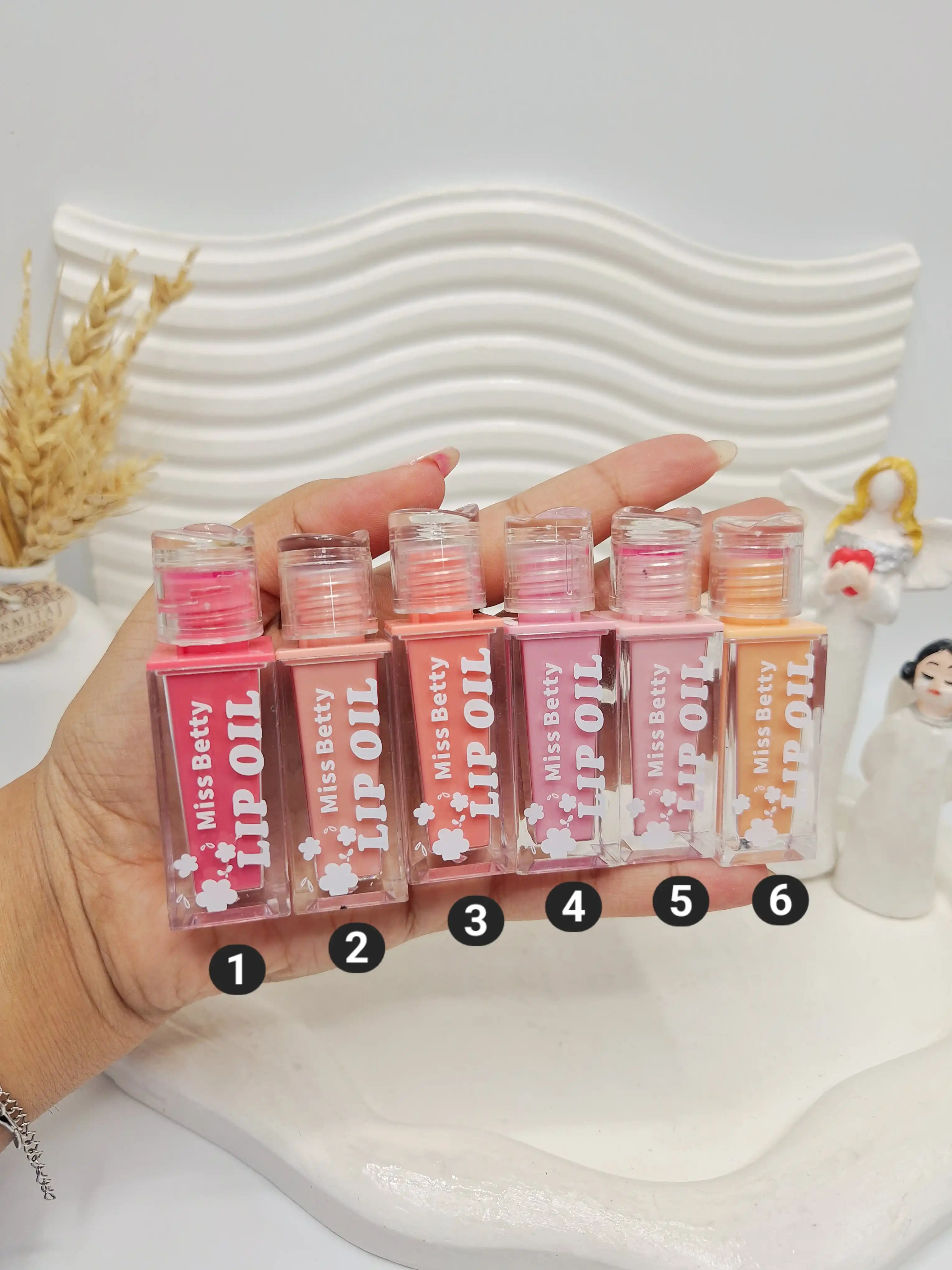 لیپ گلاس اورجینال رنگی miss betty کد 3879