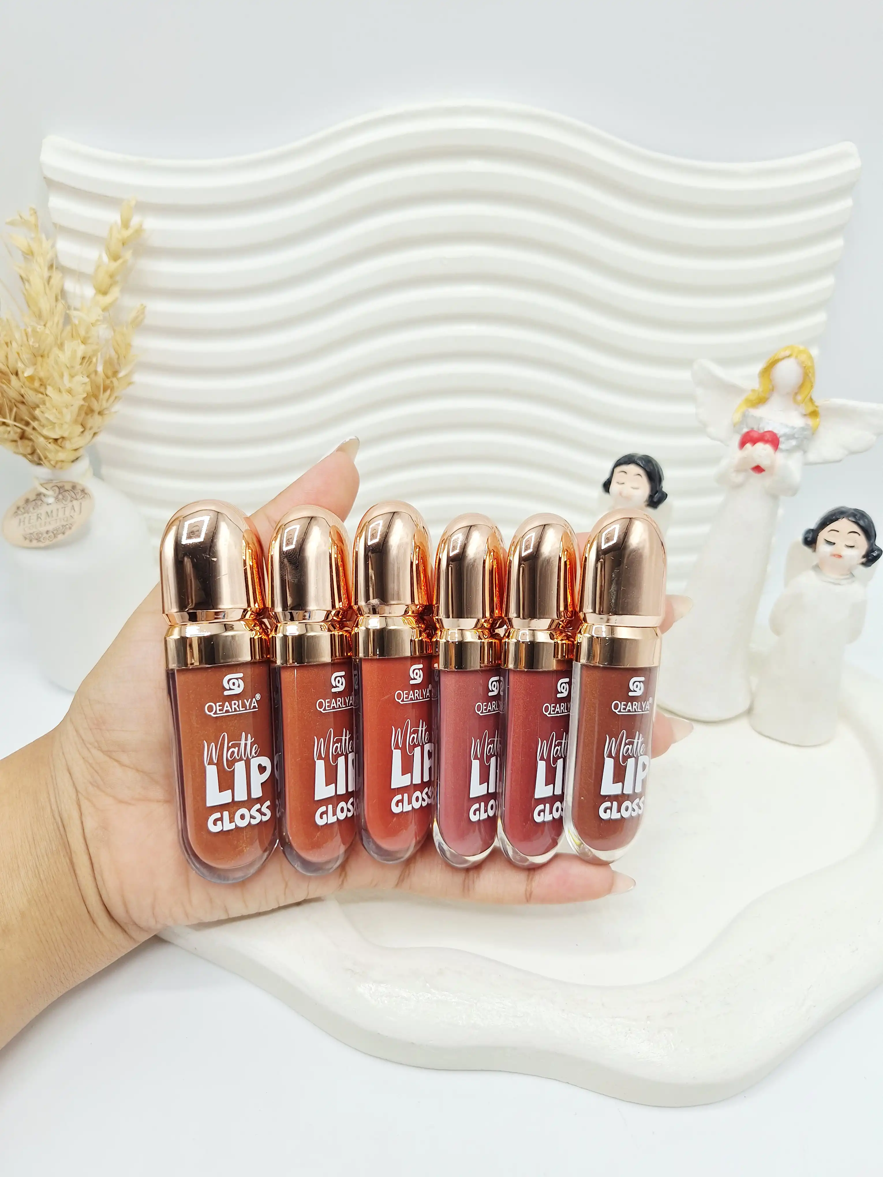رژ لب مایع شاین دار زیبا تکی  Qe7132 Qearlya
